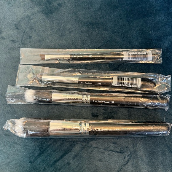 MAC Cosmetics Other - NWT 4 MAC Cosmetics Makeup Brushes
